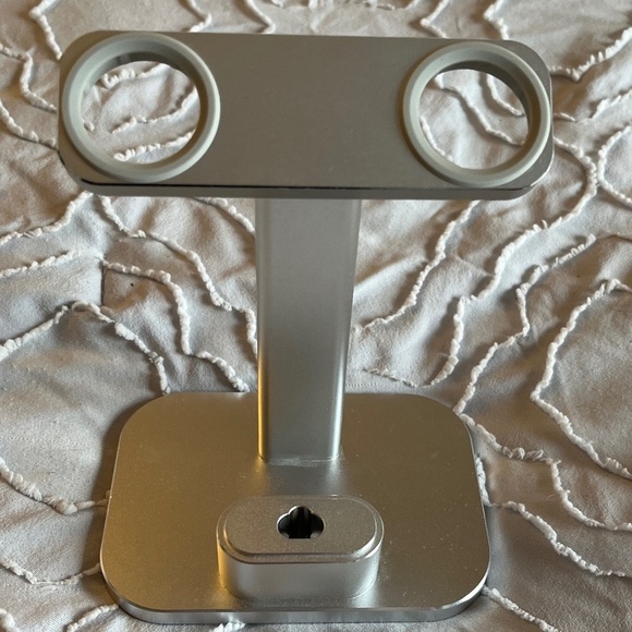 Device Dock Charging Station Stand - Picture 1 of 5